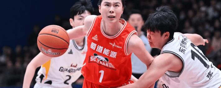 开云网址-74比95惨败丢冠！女篮霸主狂(kuáng)输21分被掀翻：1年连丢三冠太惨了